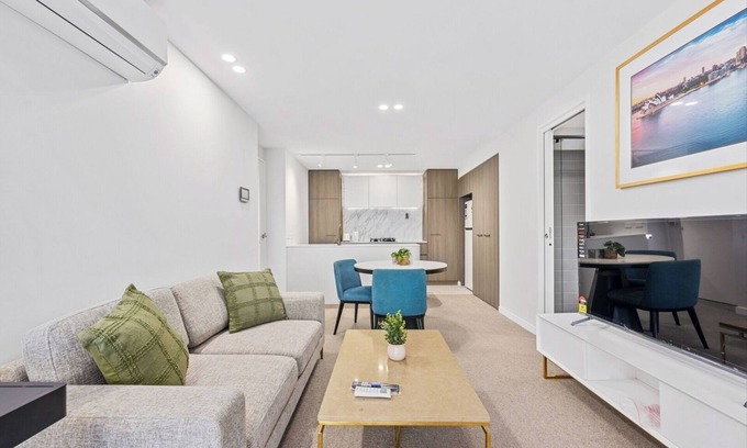 Dickson Apartment | Modem One Bedroom Apartment on Northbourne Avenue