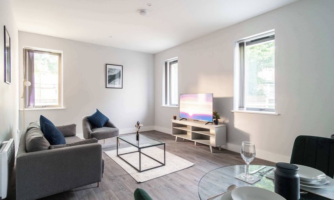 Crosby Apartment | Modern 1 Bed Apartment in Waterloo, Liverpool