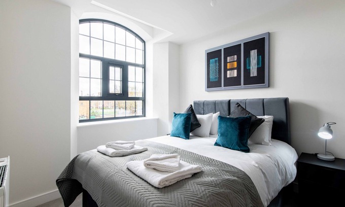 Nottingham Apartment | Modern 1 Bedroom Apartment Near Nottingham Train Station