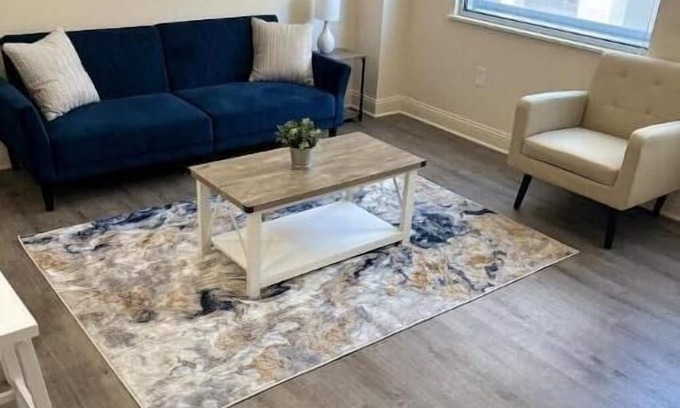Market East District Apartment | Modern 1 Bedroom Downtown Apartment