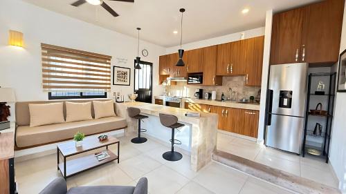 San Antonio Tlayacapan House | Modern 1 Bedroom Guesthouse - Walk to everything - Free Bikes - Huge Patio