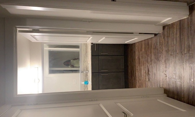 West Dallas Apartment | Modern 1 bedroom loft apartment Trinity Grove near Down town with Dallas City view.