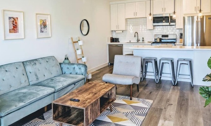 El Segundo Apartment | Modern 1 BR Pool Kitchen LaundryBeaches