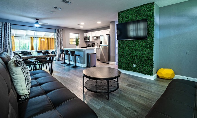 Southwest Orlando House | Modern 10 Sleeper Near Downtown Orlando FL