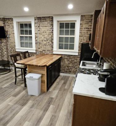 Maryville Apartment | Modern 1BR Apartment in GREAT Location Unit 203