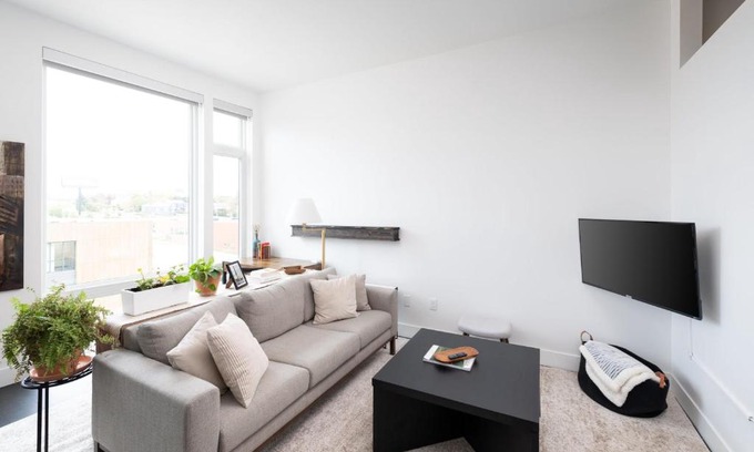 Milwaukee Apartment | Modern 1BR Apt with Skywalk to Fiserv, Rooftop, and Parking