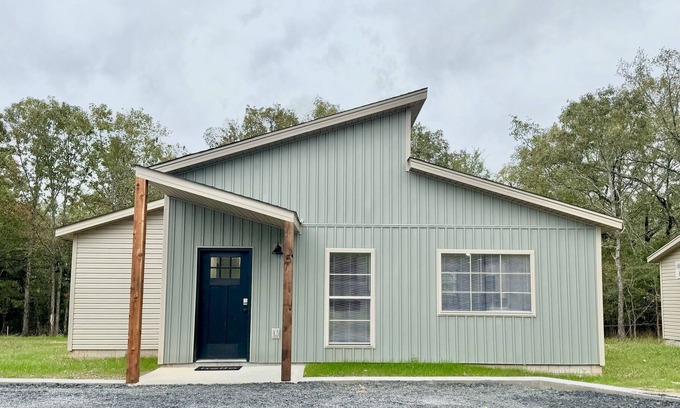 Jacksonville House | Modern 2 Bed/1 Bath Bungalow ~ Jacksonville, AR