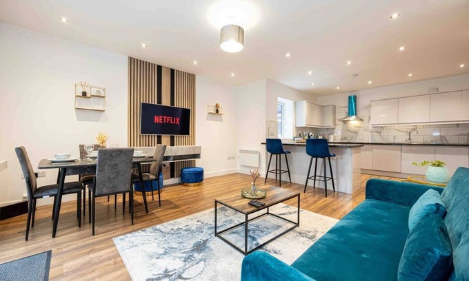 Manchester Apartment | Modern 2-Bed Apartment with Parking