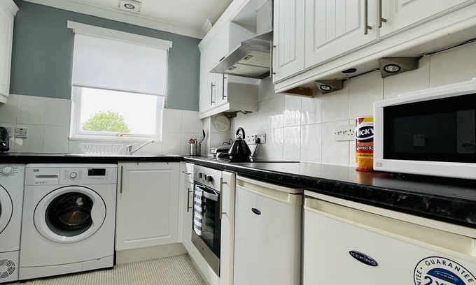 East End Apartment | Modern 2 bed Apartment Near City Centre