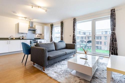 Brooklands Apartment | Modern 2 Bed Flat with Balcony, Easy London Access