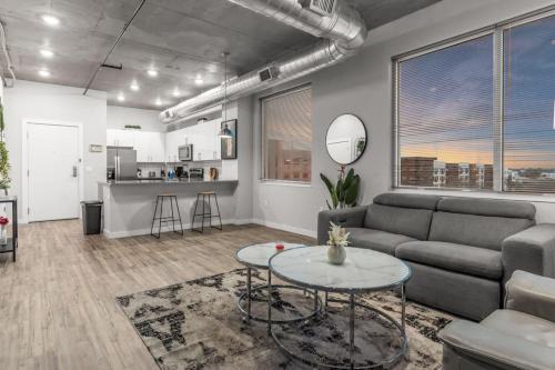 St. Petersburg - Clearwater Apartment | Modern 2 Bed Getaway Steps from Tropicana Field