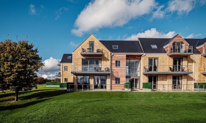 Chipping Norton Apartment | Modern 2 Bed Self Catering Apartment