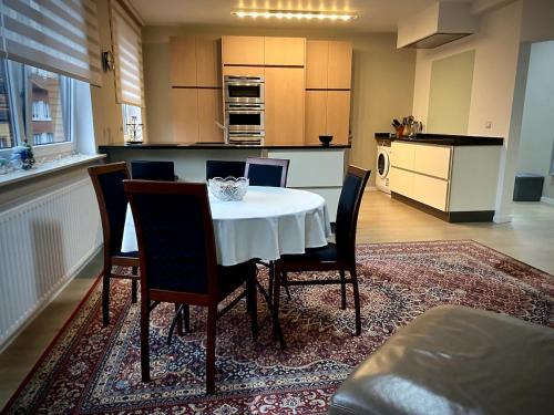 Sint-Jans-Molenbeek Apartment | Modern 2-Bed Urban Apartment