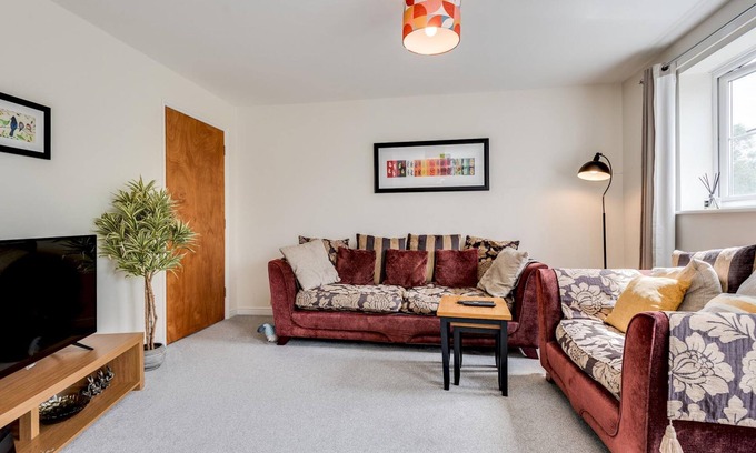 Oxford Apartment | Modern 2 Bedroom Apartment in popular Jericho !