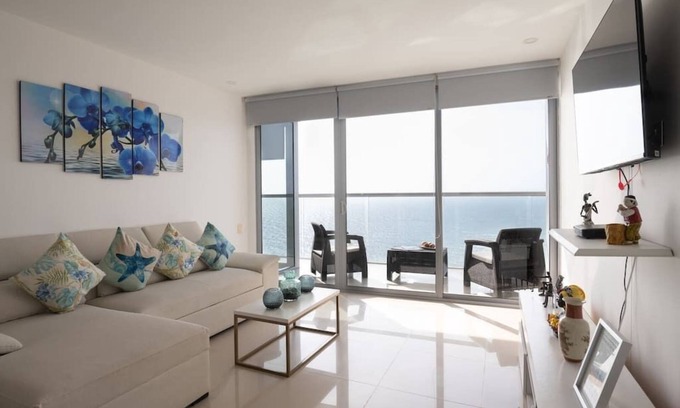 Bocagrande Apartment | Modern 2 Bedroom Beachfront Apartment In Bocagrande
