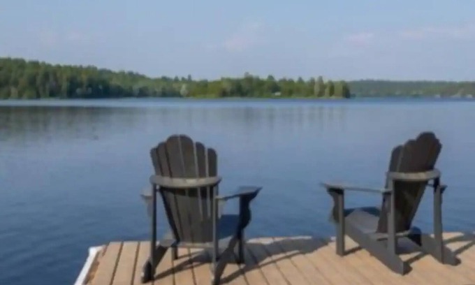 Alban Cottage | Modern 2 bedroom Cottage on the French River.nn