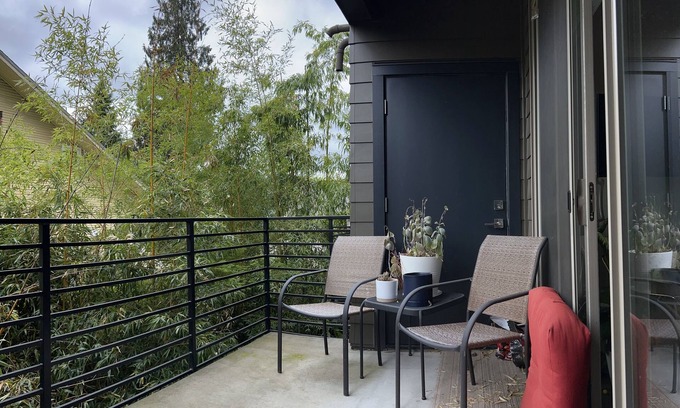 Hosford-Abernethy Condo | Modern 2-bedroom condo in Coveted SE Portland