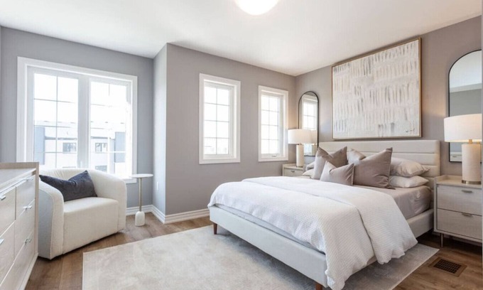 Innisfil House | Modern 2-Bedroom Townhouse w/Parking in Barrie