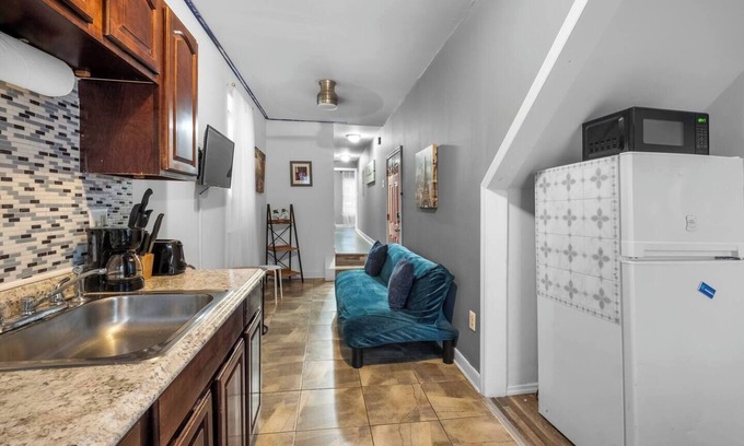 North Philadelphia East Apartment | Modern 2BR: 10 Mins to Metro