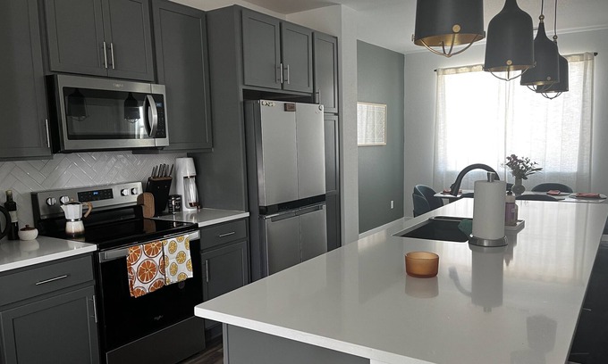 Broomfield House | Modern 2BR townhome near Denver and Boulder.