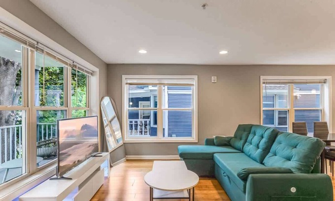 Lowry Hill East House | Modern 3 Bed 3 Bath Condo in Uptown