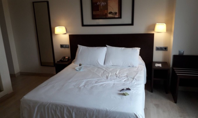 Los Alcazares House | Modern 3-bed house in Santa Rosalia Village fully equipt with swimming pool