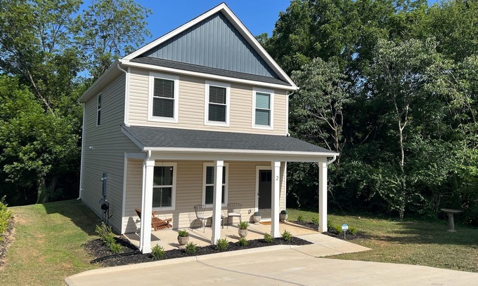 Belmont Historic District House | Modern 3-Bed New Build – Steps from Charming Downtown Belmont