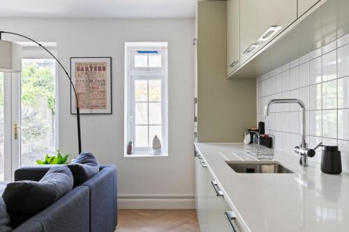 Bruce Grove Apartment | Modern 3 Bedroom Apartment in Tottenham