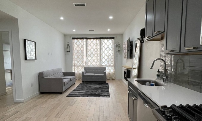 West Side Condo | Modern 3 Bedroom Condo with Private rooftop - Jersey City