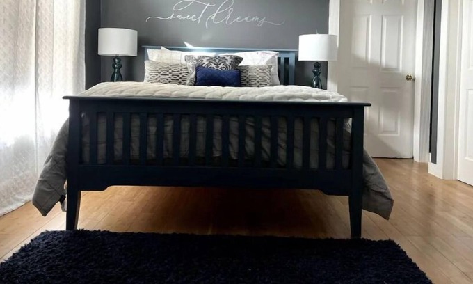 Newport House | Modern 3-bedroom home walkable downtown location.