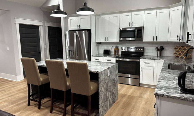 Seneca House | Modern 3 BR home, interior lot near Lake Keowee, Clemson, Walhalla, Seneca.