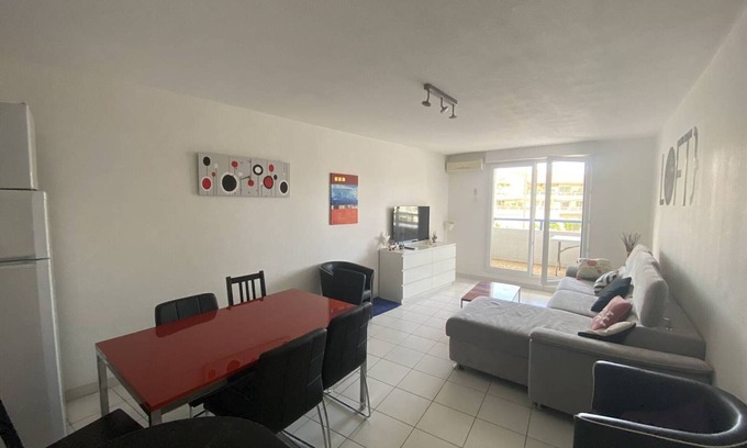 Le Port Apartment | Modern 3-room apartment in Canet-Plage, renovated, near the beach
