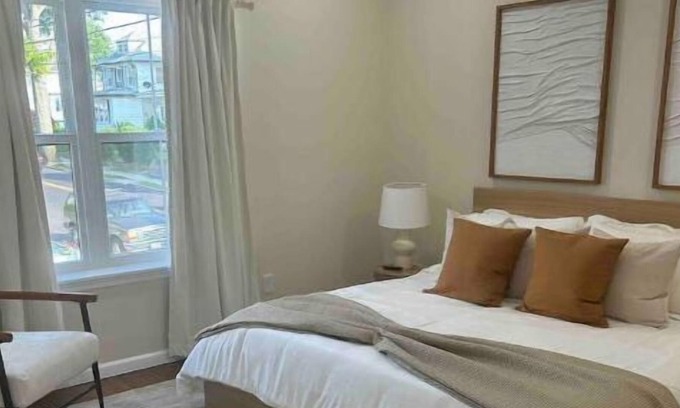 Hillside House | Modern 3bd/2ba 8 mins from EWR