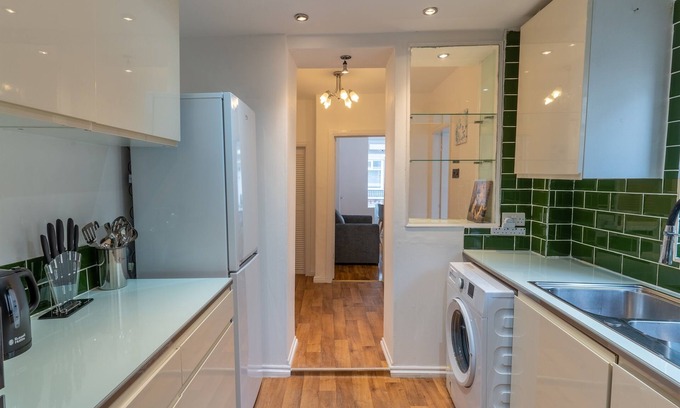 Liverpool House | Modern 3BD Home | 6min to Wavertree Botanic Gardens