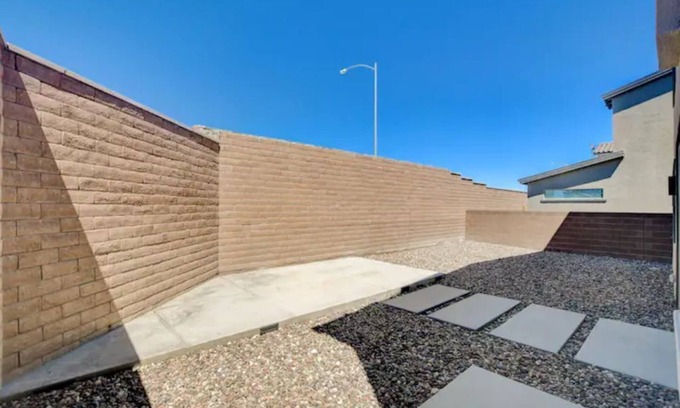 North Las Vegas House | Modern 3BR 2.5bath home North LV