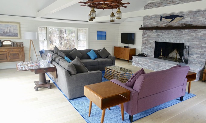 Dennis House | Modern 4 BDR Northside Dennis Beach House w/Central A/C