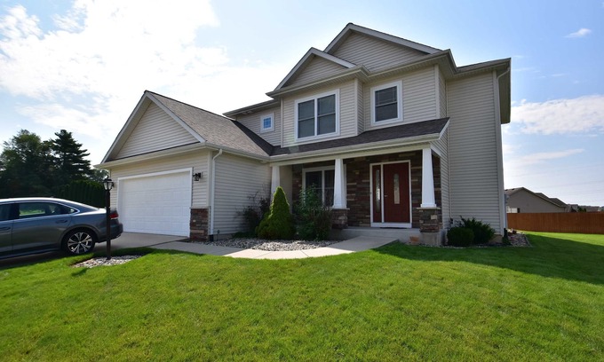 South Bend House | Modern 4 bedroom, 2.5 bath home in South Bend IN