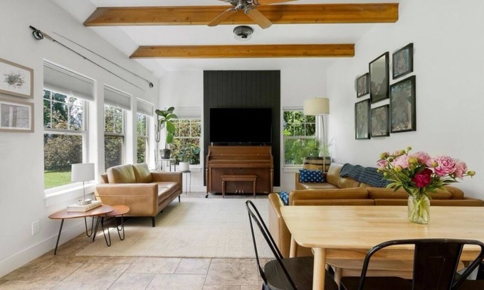 Stevensville Other | Modern 4-bedroom Farmhouse Oasis with Apple Orchard and Mountain Views