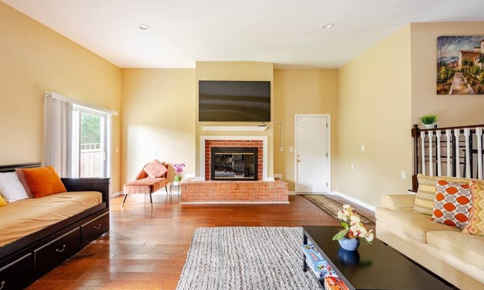 Durham House | Modern 4-bedroom house, TV in bedroom,big fence yard, Pet stay free,Lighted yard