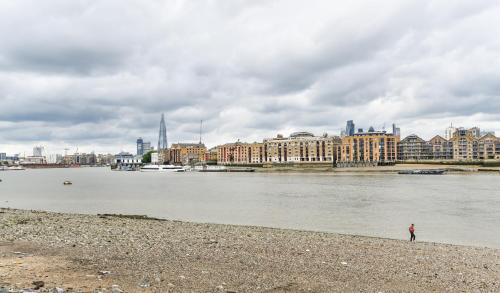 Rotherhithe House | Modern 4 bedroom Terraced House by the Thames!