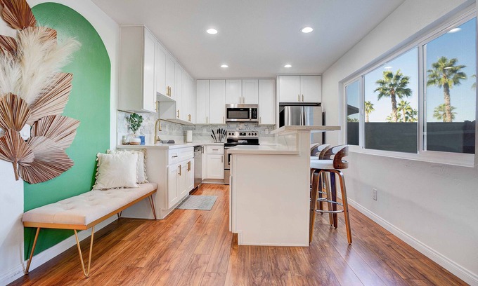 National City Condo | Modern 4Bd Family Condo (10mins to Downtown)