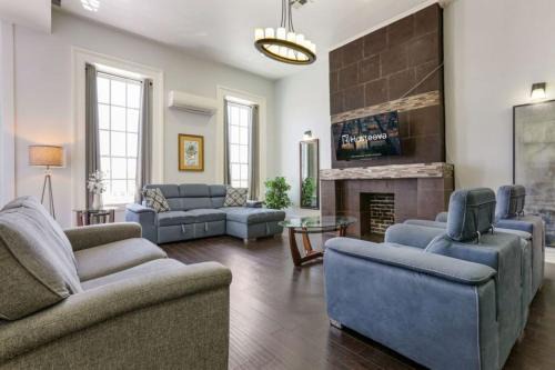 Faubourg Lafayette Apartment | Modern 4BR Living in Downtown NOLA