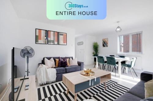Aylesbury House | Modern 5 Bedroom 3 Bathroom Serviced House Aylesbury with Parking By 360Stays