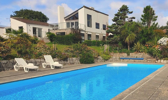 Carlyon Bay House | Modern 5 Bedroom House, Large Private Pool, Private Garden, and Sea View