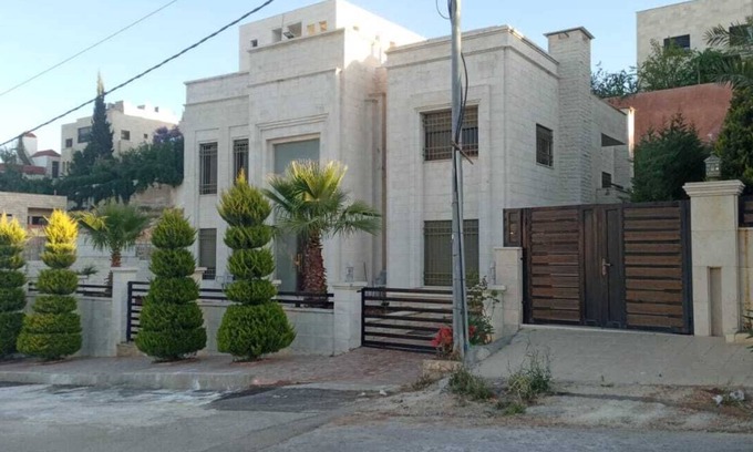 Amman Villa | Modern 500 sqm Villa - Strategically located over Airport highway - Family/Group
