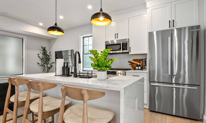 Columbus Park - Andrew Square House | Modern 5BD3B in Boston Steps to Convention Center