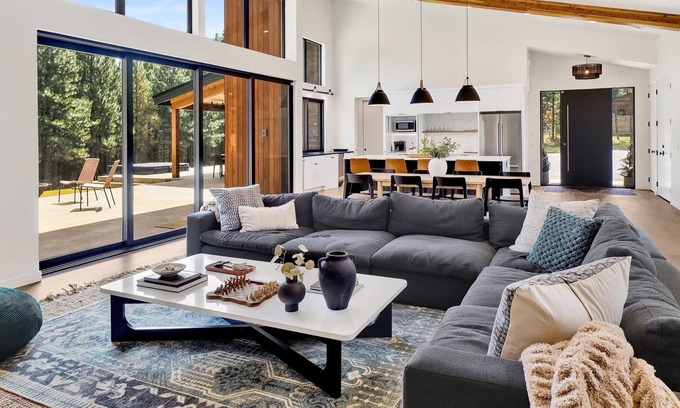 Ronald House | Modern 5BR Mountain Retreat with Hot Tub, Game Room & Scenic Views
