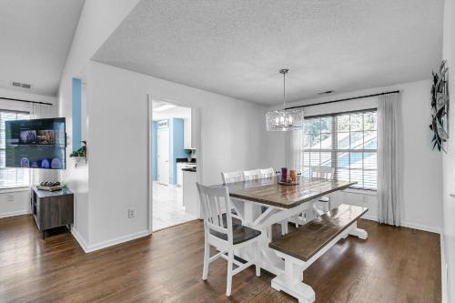 Cartersville House | Modern 6BR Haven with Playroom, Gym & Deck! home