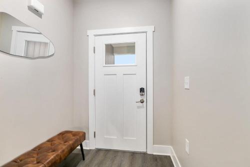 Grandville Apartment | Modern 8BR 8BA Condo w Garage and Patio