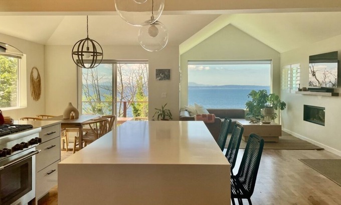Alki House | Modern Alki Beach House - 1 block from beach!